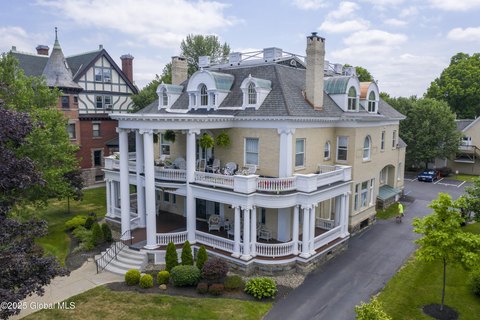 Saratoga Springs Commercial Condominium