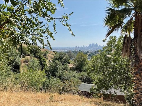 LAND - Lincoln Heights, CA