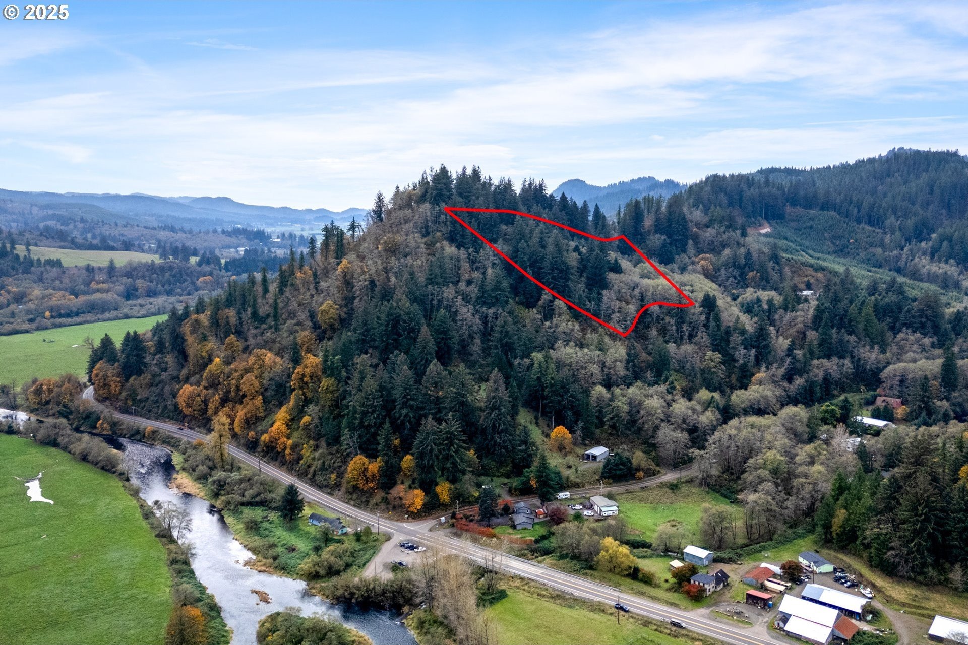 Cloverdale Land: Private Nature Retreat