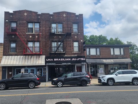 Mixed-Use Building in Forest Hills