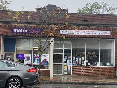 Prime Brighton Center Retail Opportunity