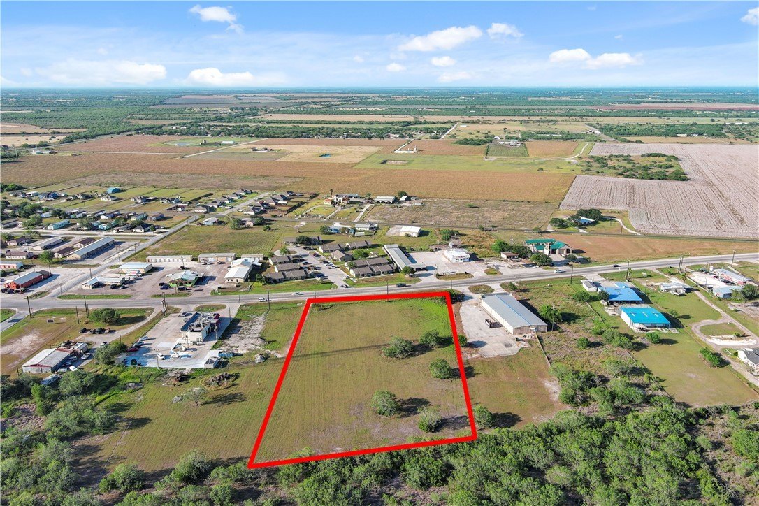 Commercial Lots on High-Traffic Avenue