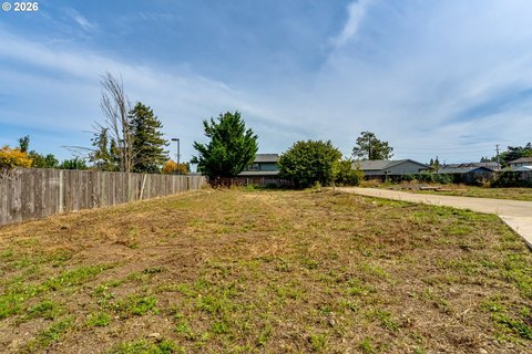 Land, Springfield, OR