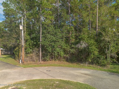 Land, Diamondhead, MS