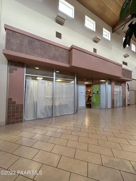 Regional Shopping Center Suite