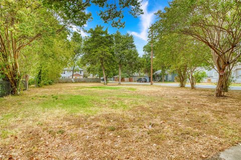 Land, Dallas, TX