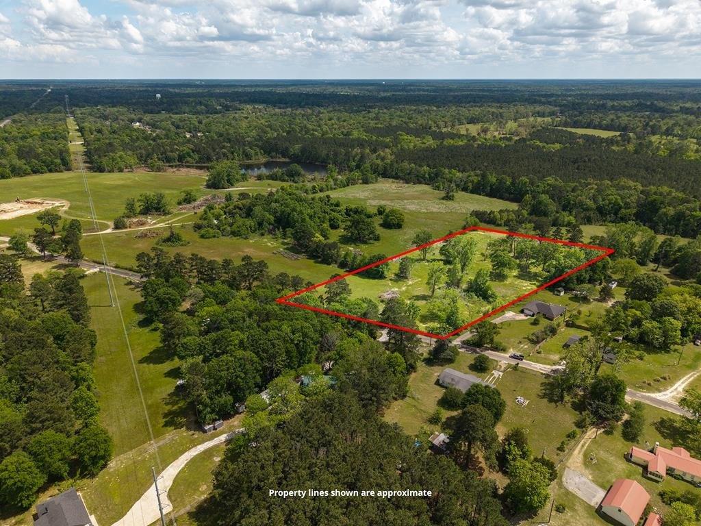 Unrestricted Land in Rural Setting