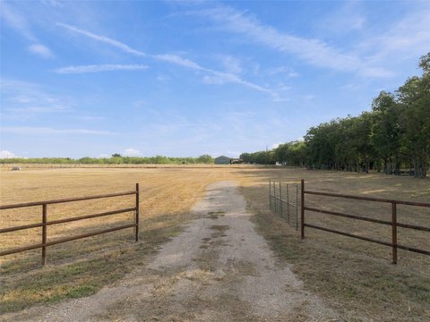 Land, Riesel, TX