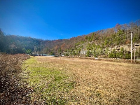 Level Lot in Huddy, KY
