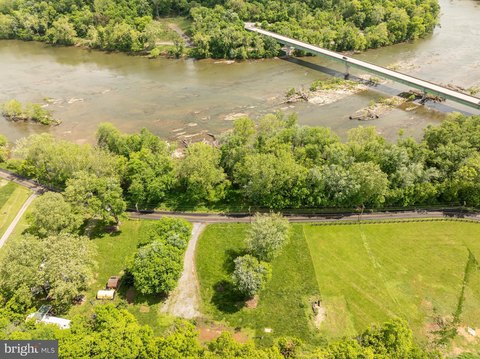 Riverfront Land in Charles Town