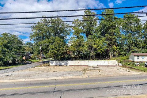 Vacant Lot in Downtown Marion