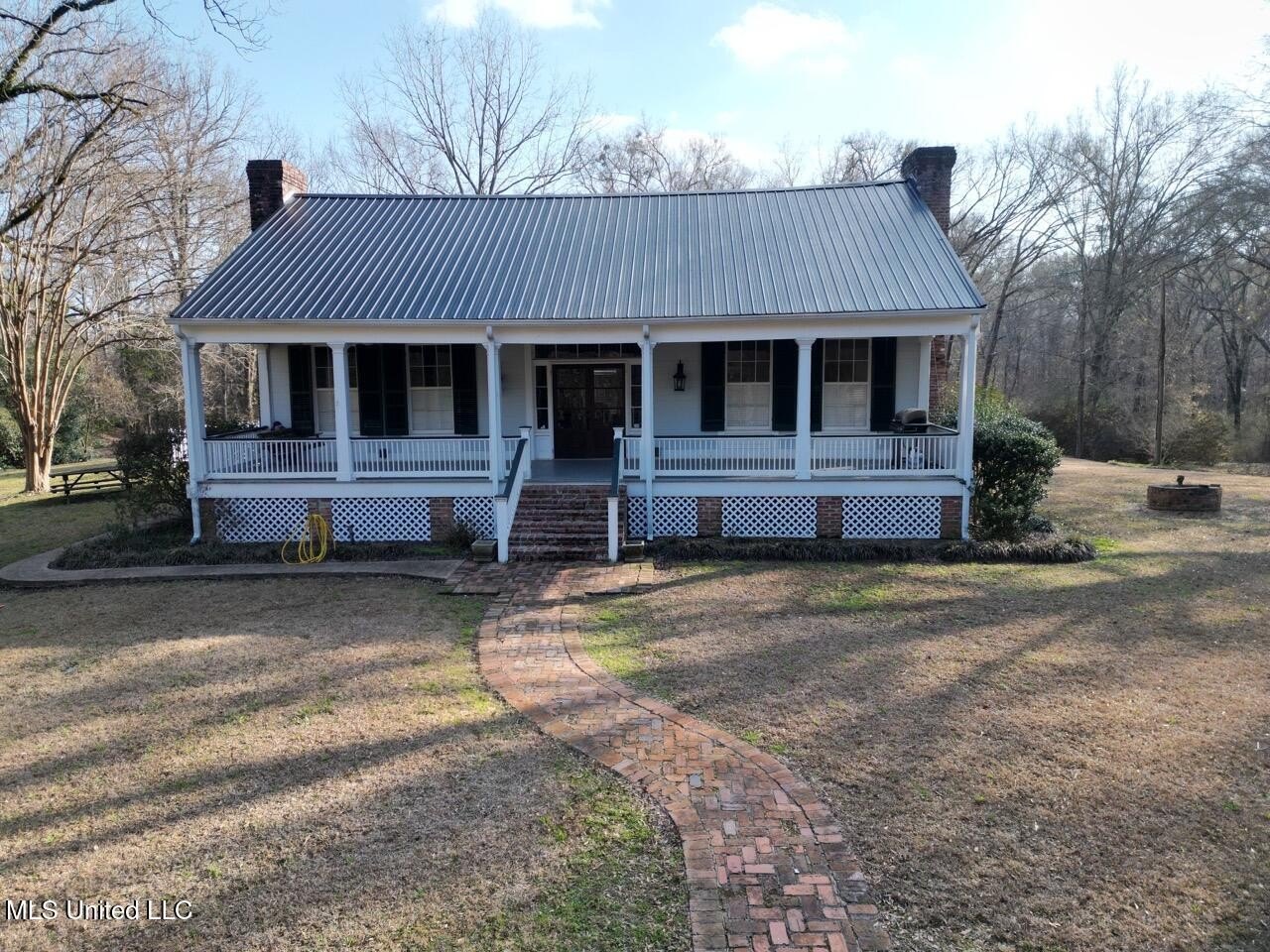 Charming Farmhouse on 140 Acres