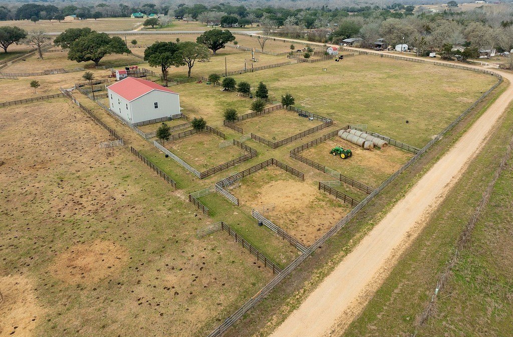 Schulenburg Ranch with Barndominium