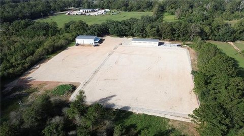 Robert, LA Fenced Yard Space