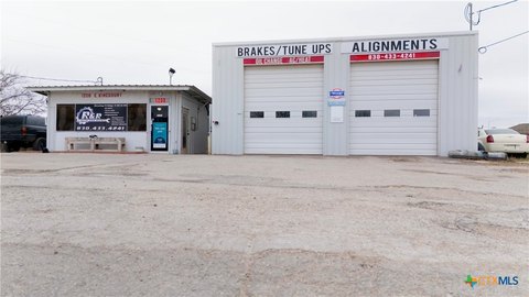 Auto-Repair Shop with Expansion Potential