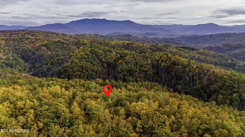 Sevierville Land Borders National Park
