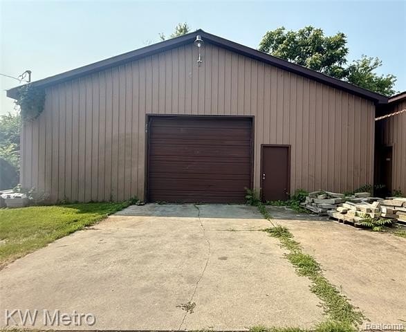 Spacious Warehouse in Burton, Michigan