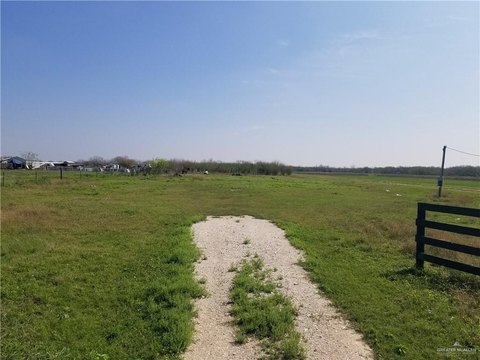 Residential Land in Edinburg, TX