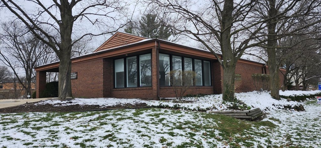105 N Nappanee St, Elkhart, IN 46514