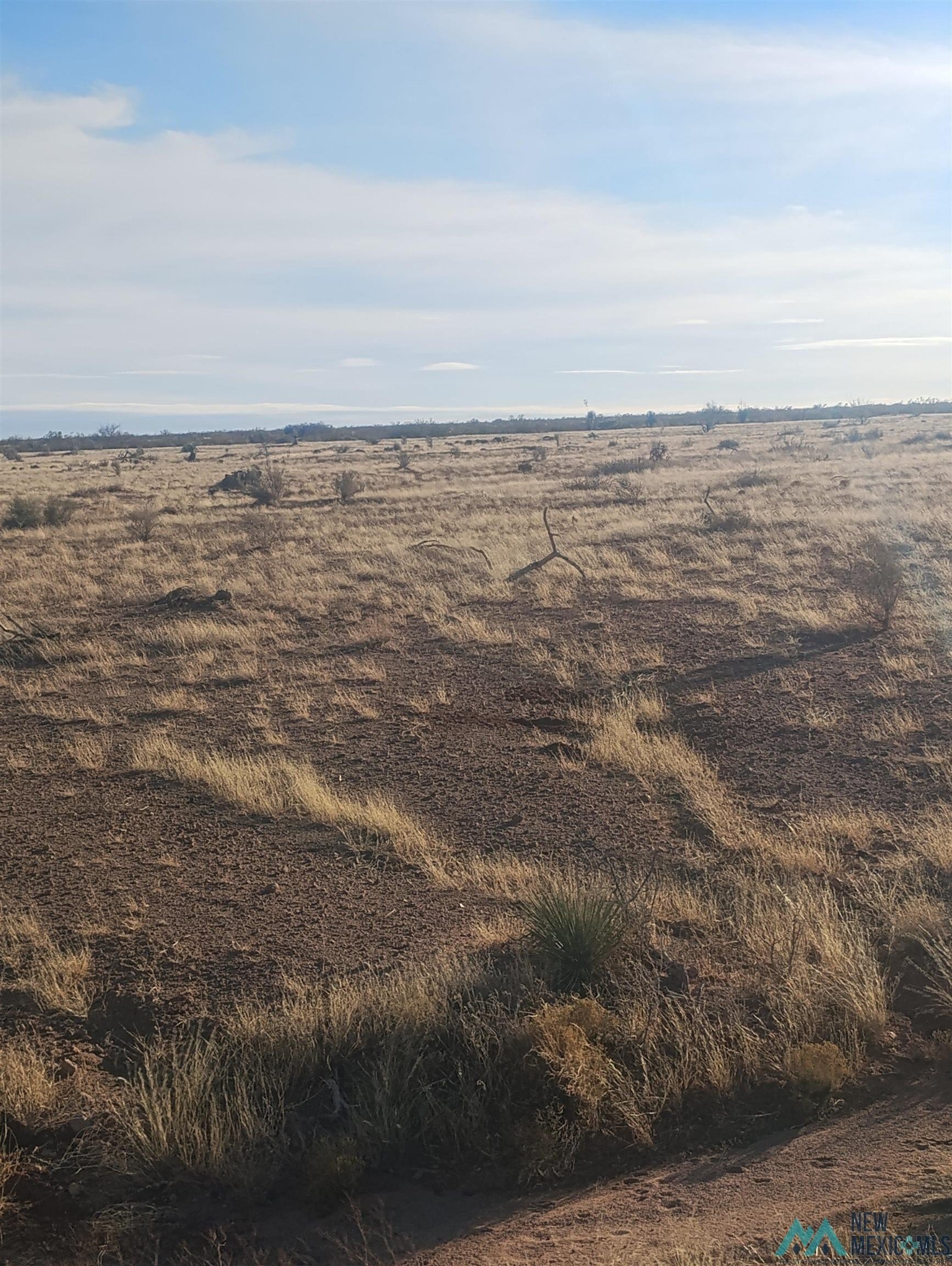 Land with Panoramic Mountain Views
