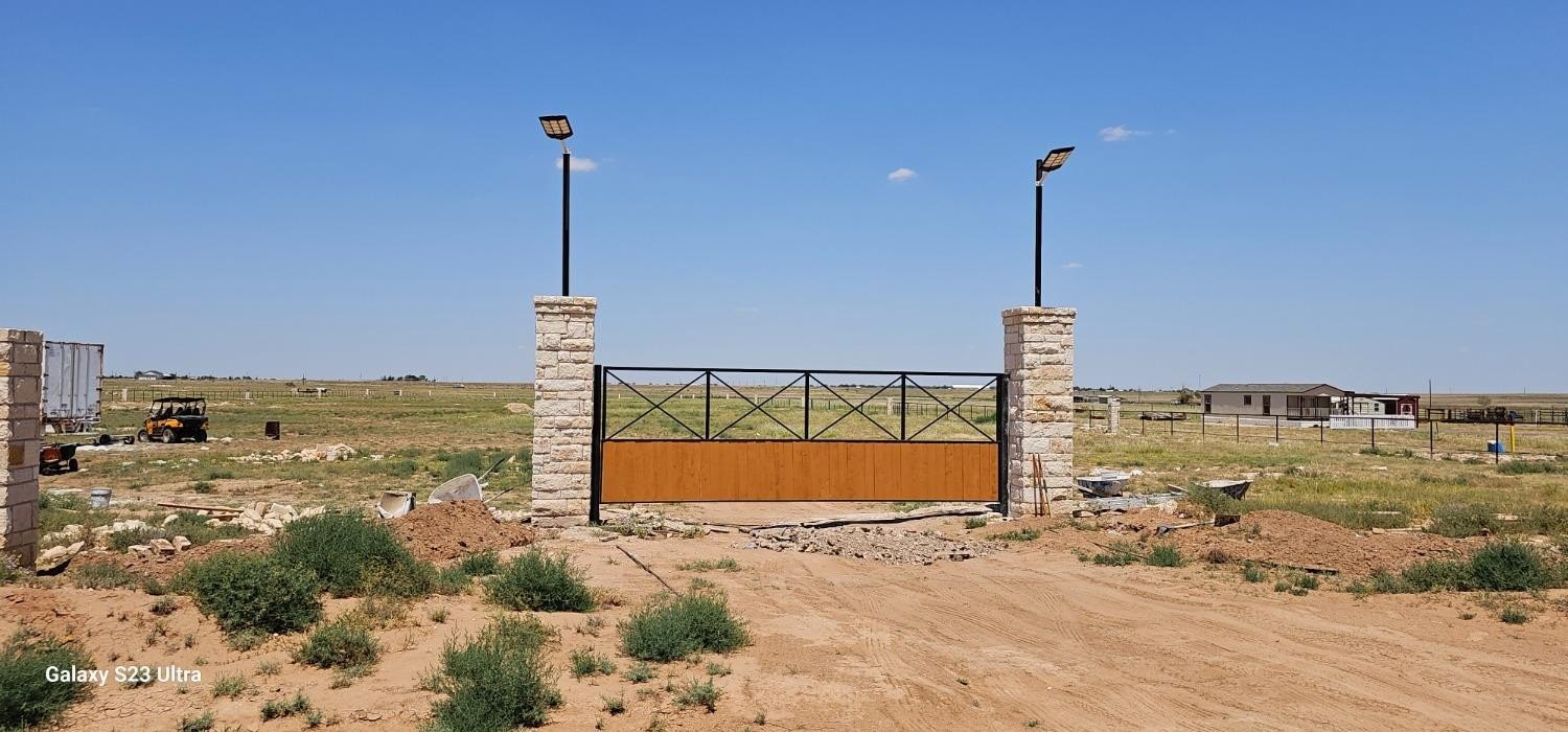 Improved Acreage South of Smyer