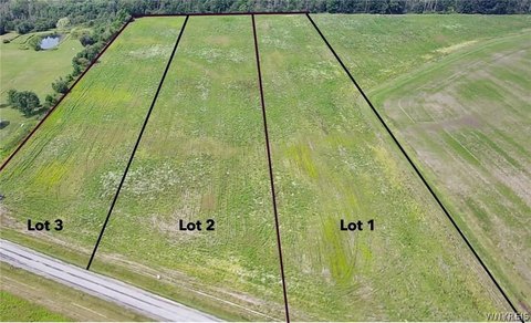 Land, Akron, NY