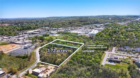 LAND - Fayetteville, AR