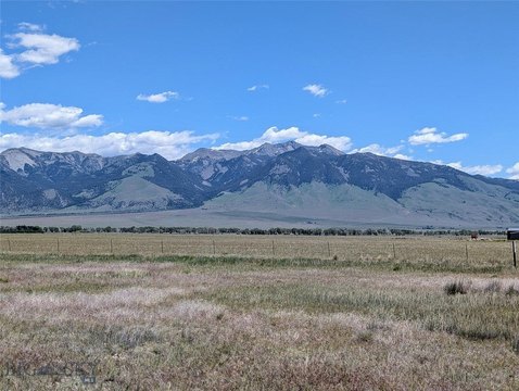 Rural Ranch Lot in Lonesome Dove