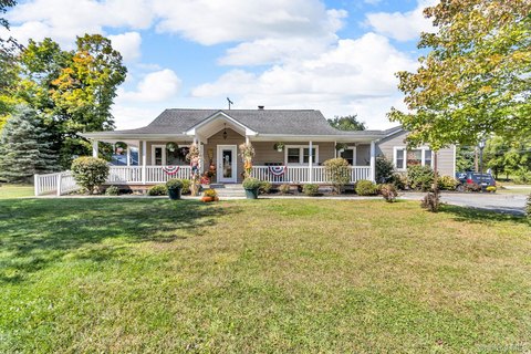 Retail Building in Hopewell Junction