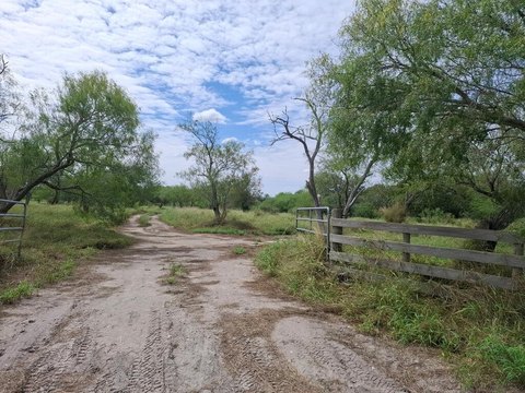 Land, Woodsboro, TX