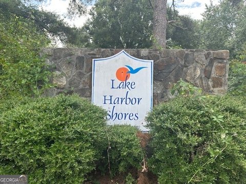 Secluded Land Near Lake Access