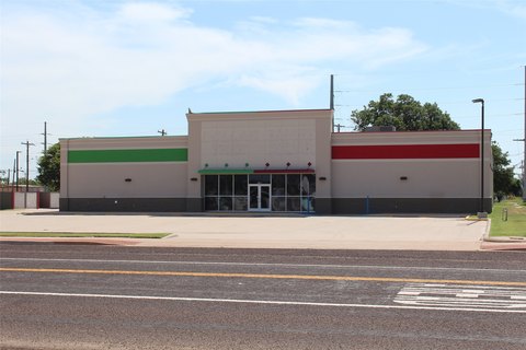 Modern Retail Building with Flexible Zoning