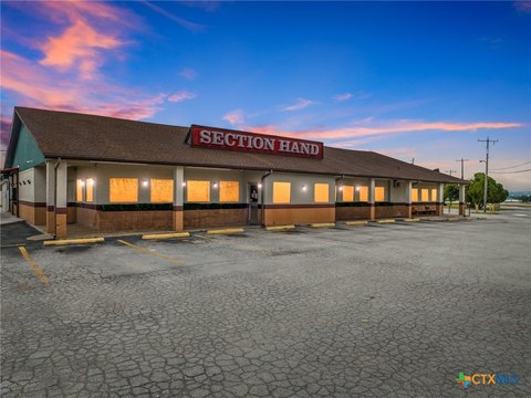 Iconic Restaurant Turnkey Opportunity