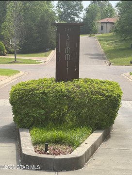 LAND - Starkville, MS