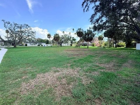 Land, ST PETERSBURG, FL