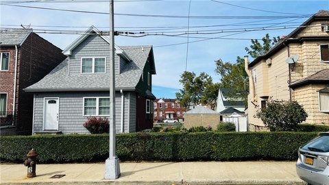Land, Maspeth, NY