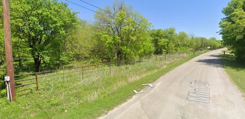 Residential Land in Burleson, TX