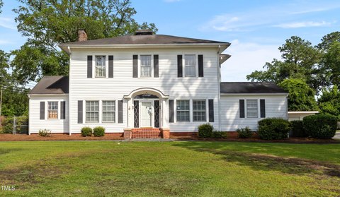 Versatile Commercial Building on Corner Lot