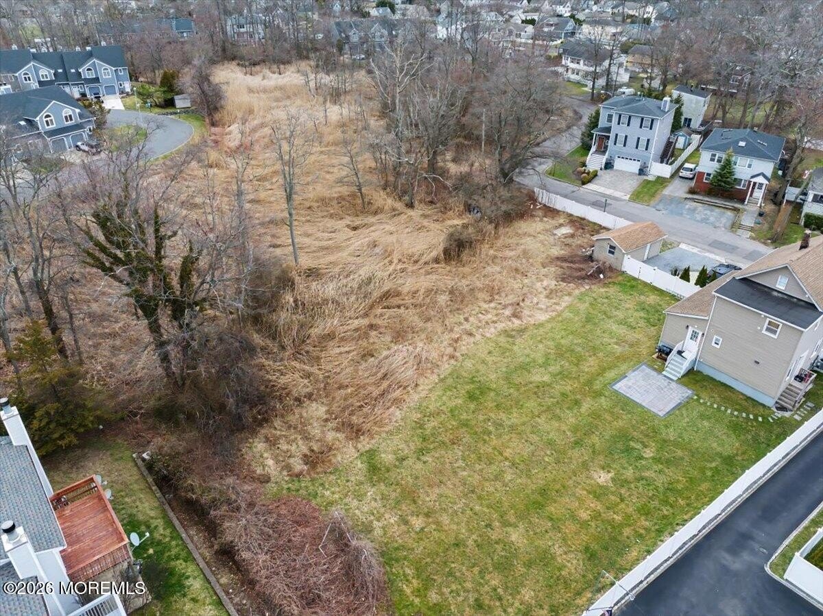 Oversized Lot in Coastal Neighborhood