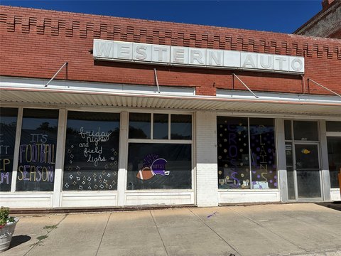 Retail Building with Roll-Up Delivery Door