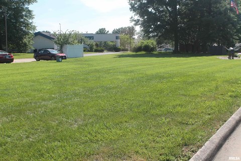 Land in Cedar Court Center