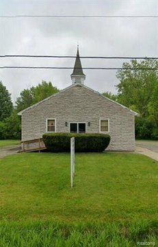 Versatile Building in Flushing, Michigan