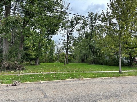 Land, Bedford, OH