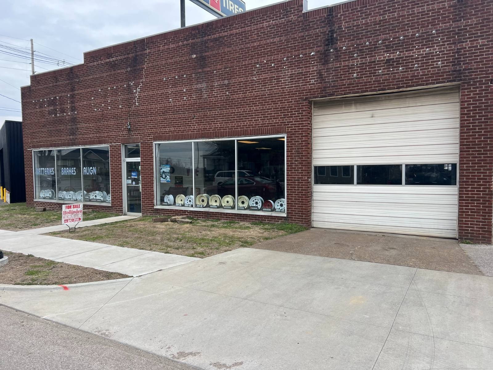 Commercial Building in Tell City