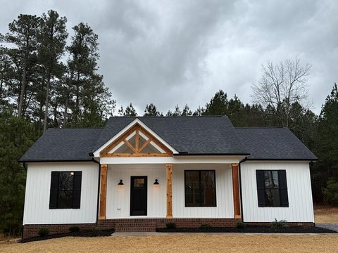 New Craftsman Home near Lake Gaston