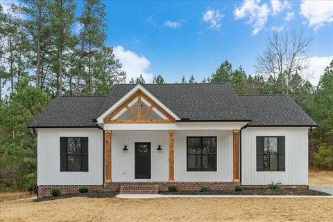 Craftsman Home Near Lake Gaston