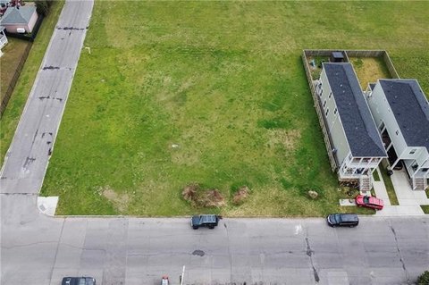 Vacant Lots in Algiers Point