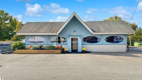 Turn-Key Waterfront Restaurant