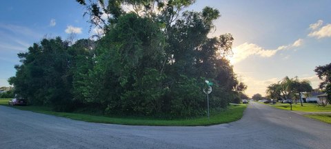 Land & Docks, Port St. Lucie, FL