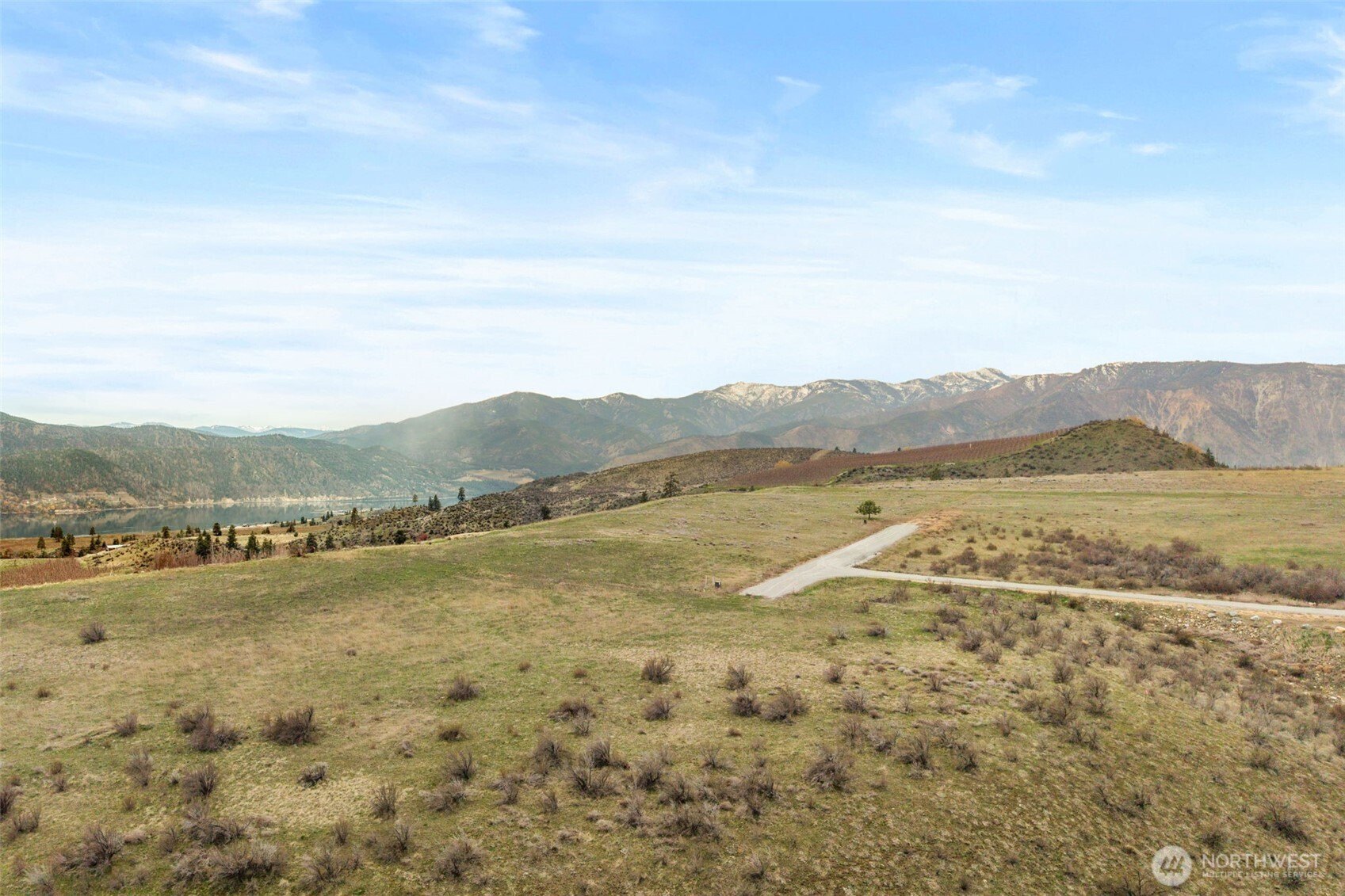 9.5 Acres in Lake Chelan Valley